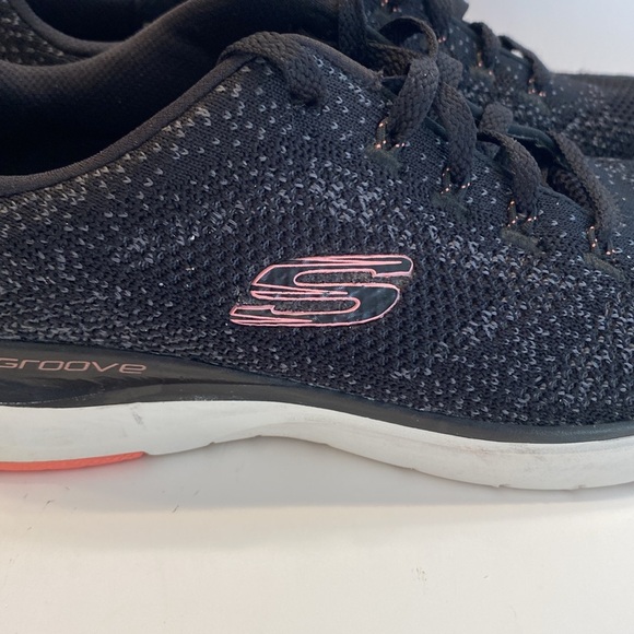 Skechers Ultra Groove Women’s Athletic Shoes LaceUp Lowtop, Size:10 light weight - Picture 3 of 11